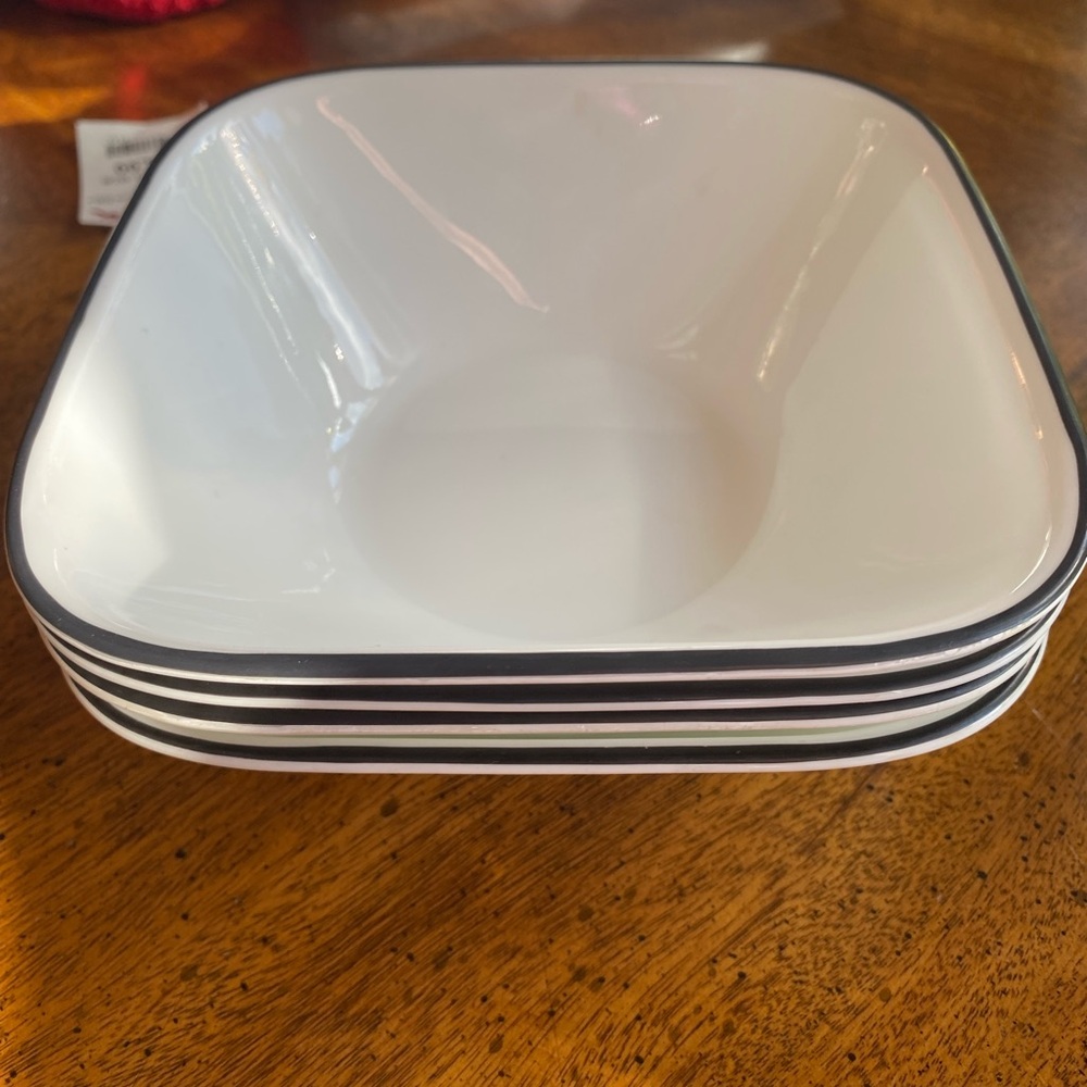 CorelleSquare Bowls with Black Edge 22 oz